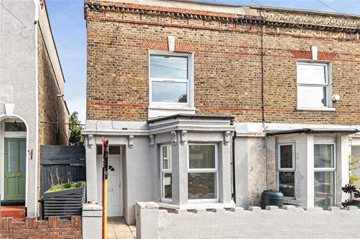 2 Bedroom End Of Terrace House For Sale In Elderton Road, Sydenham, London, SE26