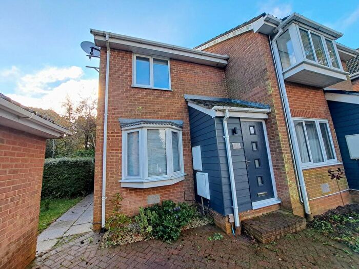1 Bedroom End Of Terrace House To Rent In Catkin Close, Walderslade Wood, Chatham, Kent, ME5