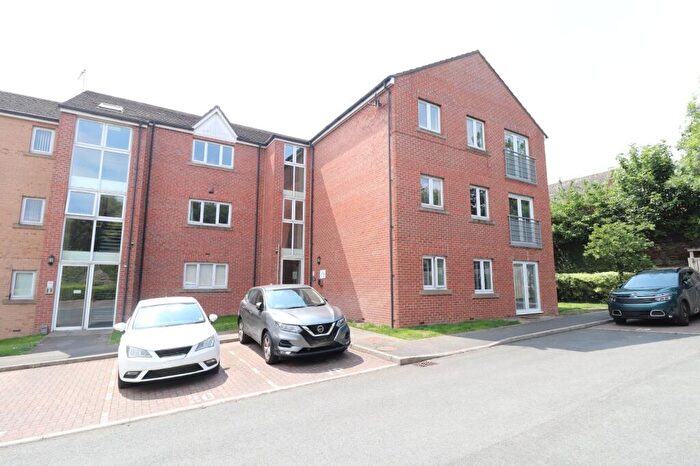 2 Bedroom Flat To Rent In Fieldmoor Lodge, Pudsey, West Yorkshire, LS28