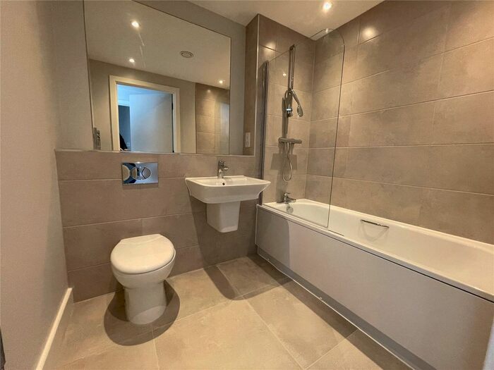 1 Bedroom Flat To Rent In Regent Plaza Block B, Oldfield Road, Salford, M5