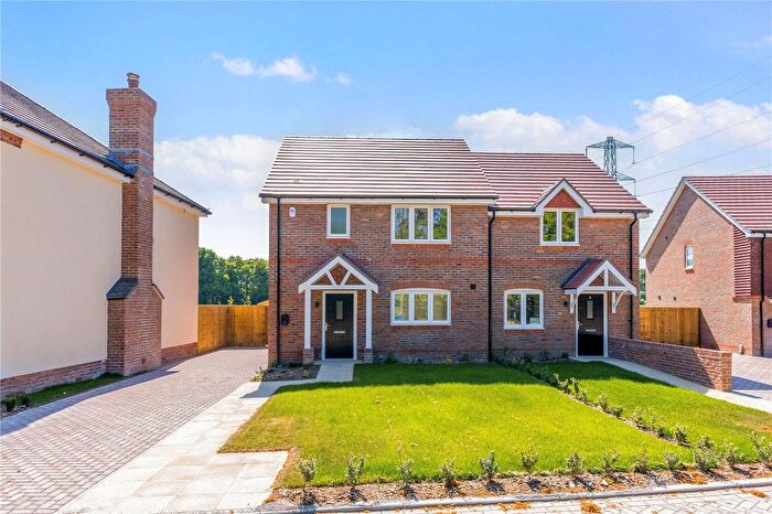 3 Bedroom Semi-Detached House For Sale In Meadow View, Aldermaston Road, Pamber End, Tadley, RG26