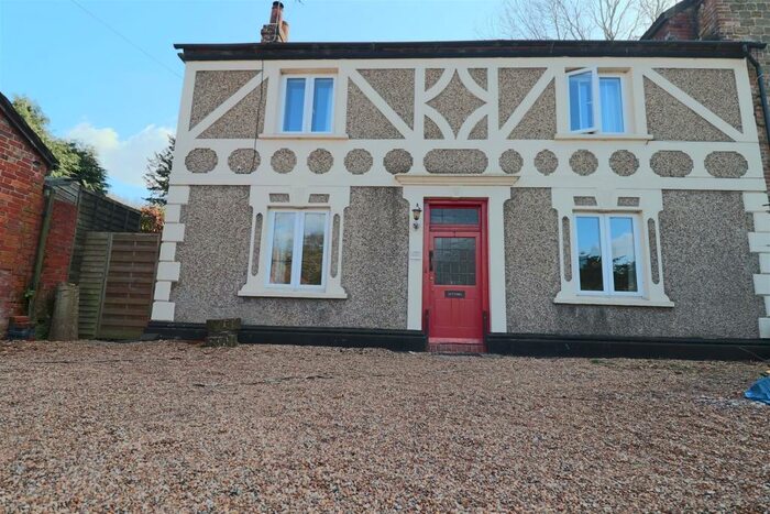 2 Bedroom Maisonette To Rent In Liphook Road, Haslemere, GU27