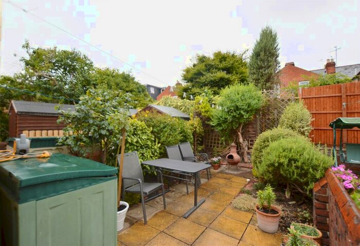 3 Bedroom Terraced House To Rent In York Road, RG1