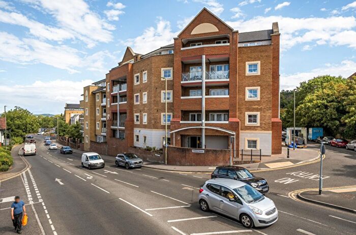 1 Bedroom Flat For Sale In Flambard Way, Godalming, Surrey, GU7