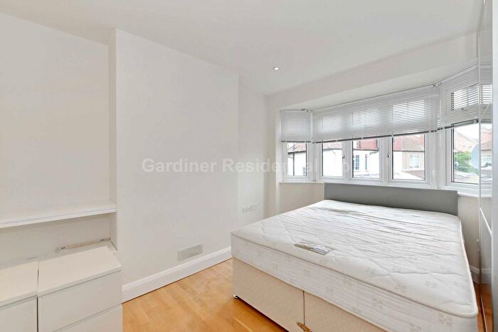 4 Bedroom Semi-Detached House To Rent In Argyle Road, London, W13
