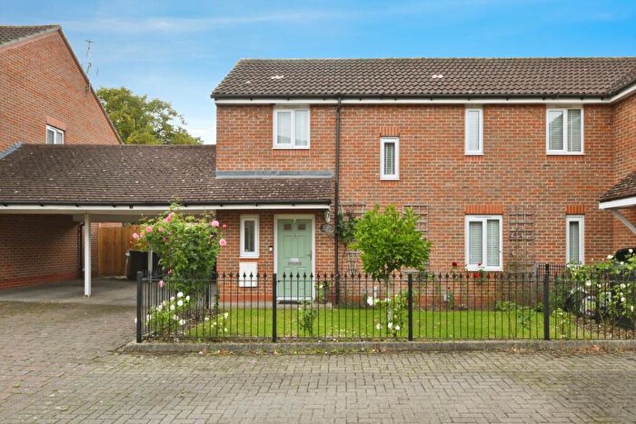 3 Bedroom Semi-Detached House For Sale In Eversley Close, Loughton, Essex, IG10