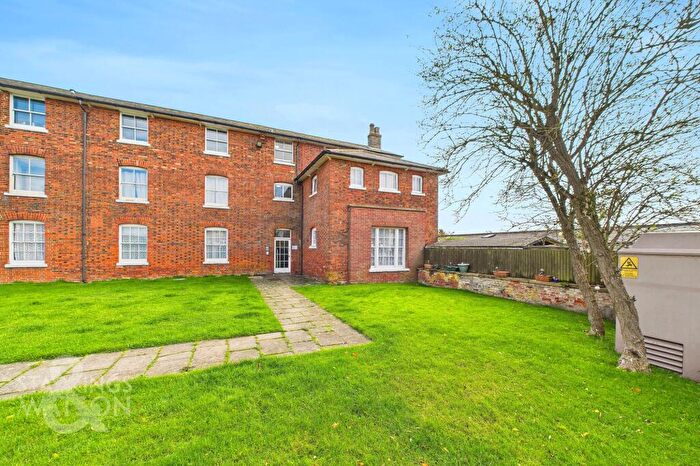 2 Bedroom Flat For Sale In Hillcrest Court, Ipswich Road, Pulham Market, Diss, IP21