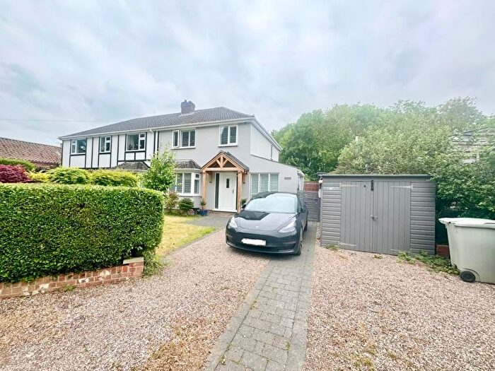 3 Bedroom Semi-Detached House For Sale In Main Street, Fulstow, Louth, LN11