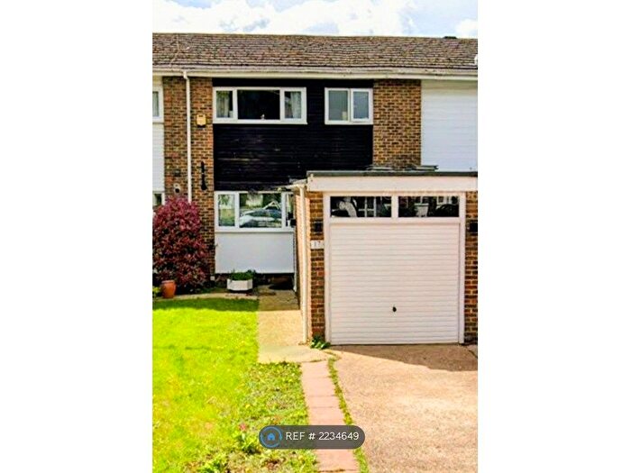 4 Bedroom Terraced House To Rent In Farthings Close, Pinner, HA5