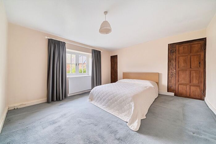 3 Bedroom End Terrace House For Sale In Haslemere Road, Liphook, GU30