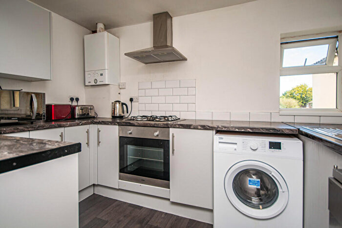 5 Bedroom Flat To Rent In Leengate, Lenton, NG7