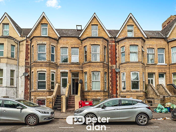 1 Bedroom Flat To Rent In Ferry Road, Grangetown, Cardiff, CF11