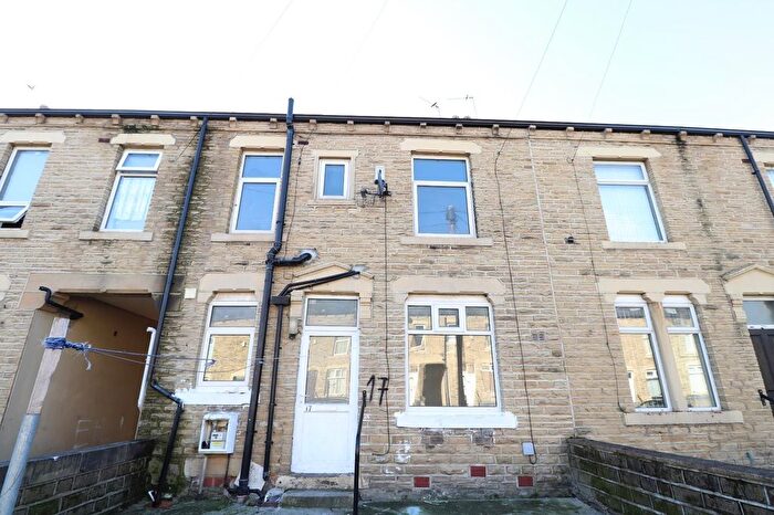 2 Bedroom Terraced House To Rent In Marsland Place, Bradford, West Yorkshire, BD3