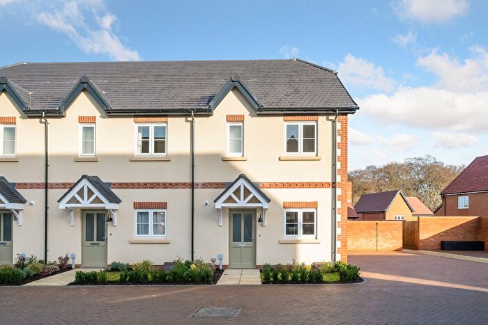 3 Bedroom End Terrace House For Sale In Field Maple Gardens, High Wycombe, HP10