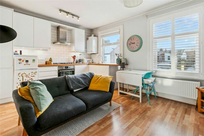 2 Bedroom Maisonette To Rent In Eastbourne Road, Brentford, Middlesex, TW8