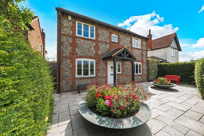 3 Bedroom Detached House For Sale In The Common, Amersham, HP7