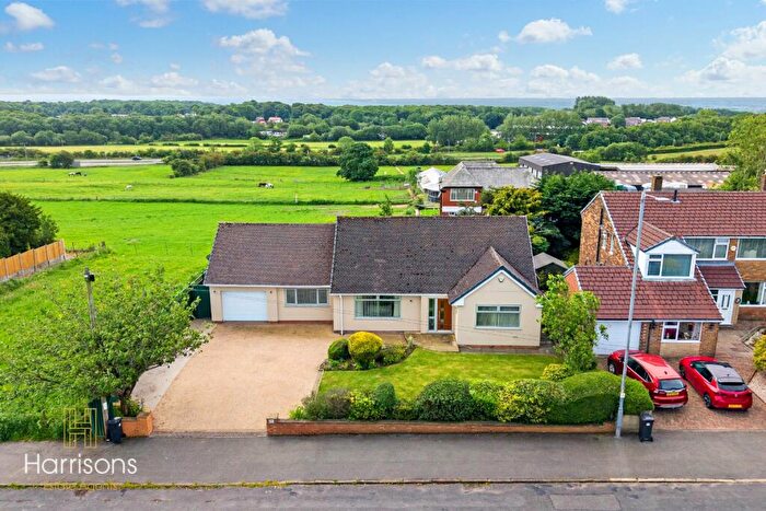2 Bedroom Detached Bungalow For Sale In Bolton Road, Westhoughton, Bolton, Lancashire, BL5