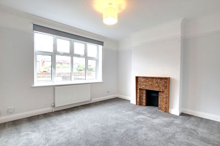3 Bedroom Maisonette To Rent In Southcroft Road (), Tooting., SW16