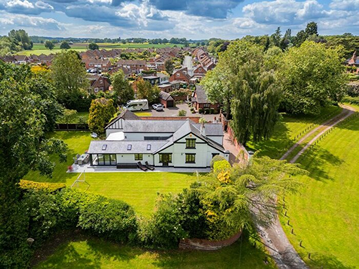 6 Bedroom Detached House For Sale In Burnside, Rolleston-on-Dove, DE13