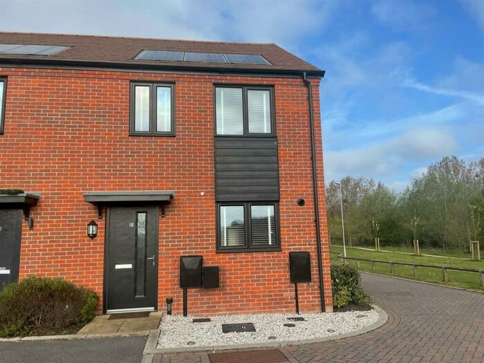 2 Bedroom End Of Terrace House To Rent In Hodges Close, Leybourne, West Malling, ME19