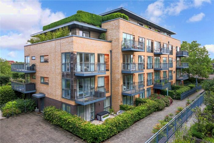 2 Bedroom Flat To Rent In Keynes House, Kingsley Walk, Cambridge, CB5