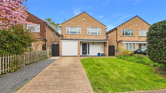 4 Bedroom Detached House For Sale In Well Close, Horsell, Surrey, GU21