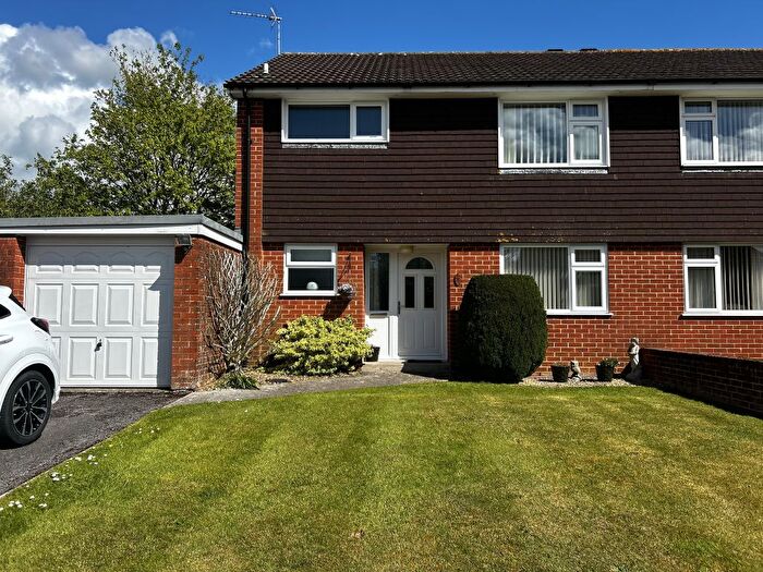 3 Bedroom Semi Detached House For Sale In Rixon Close, Sturminster Newton, DT10