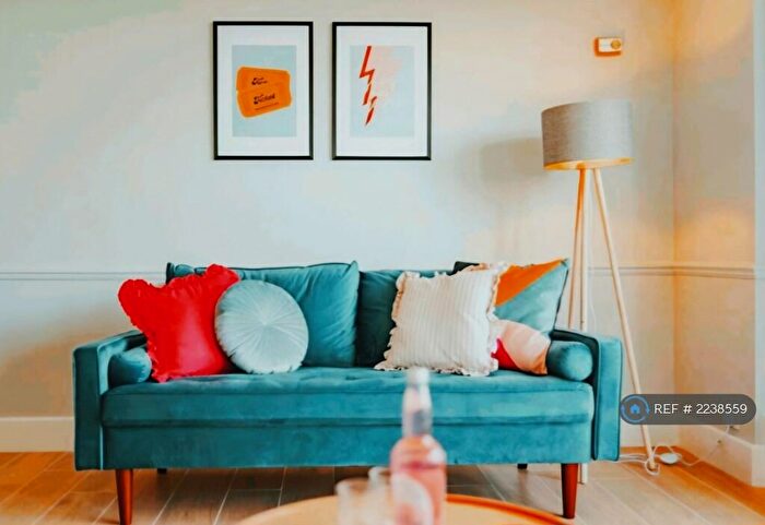 2 Bedroom Flat To Rent In Woodvale, Pecham, SE23