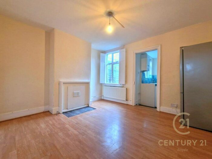 2 Bedroom Terraced House To Rent In Princes Road Kingston Upon Thames, KT2