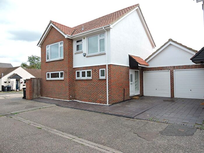 4 Bedroom Detached House For Sale In Thrifts Mead, Theydon Bois, Epping, CM16
