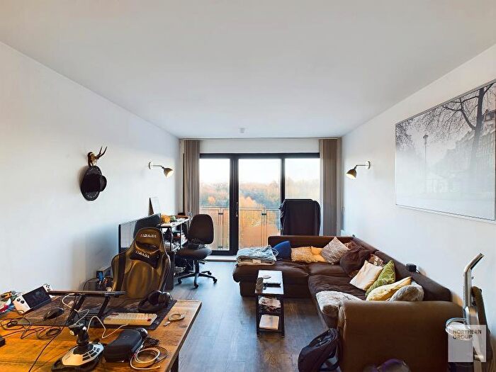 2 Bedroom Apartment To Rent In Advent House, M4