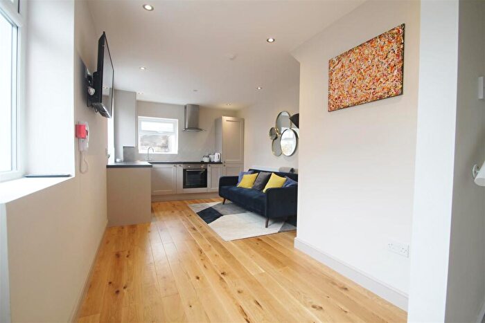 1 Bedroom Apartment To Rent In Merches Gardens, Grangetown, Cardiff, CF11