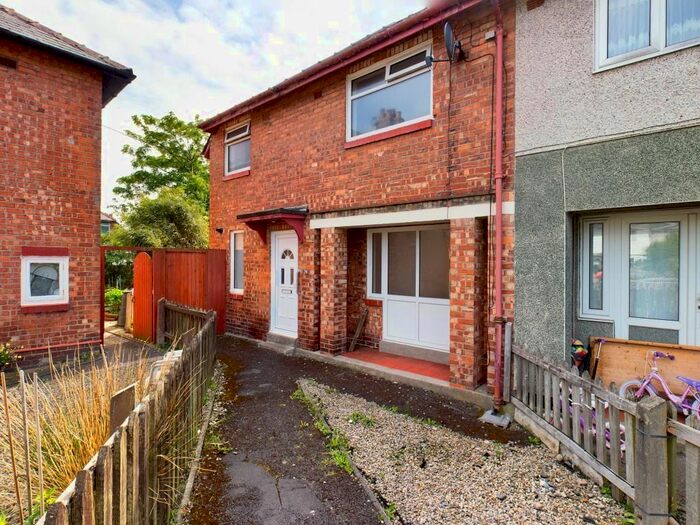 3 Bedroom Semi-Detached House To Rent In Powell Avenue, Blackpool, FY4