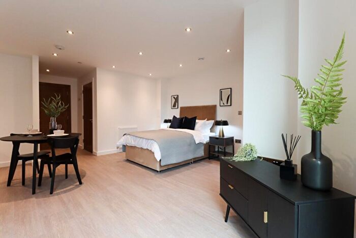 1 Bedroom Flat To Rent In Thames Quarter, Reading, RG1