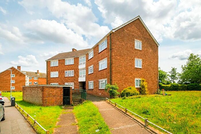 2 Bedroom Flat To Rent In Brading Crescent, London, E11