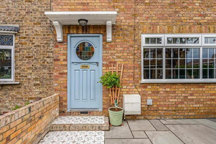 3 Bedroom House For Sale In Lewis Avenue, Walthamstow, E17
