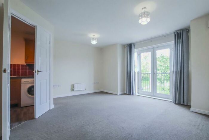 2 Bedroom Flat To Rent In Pinhigh Place, Salford, M6