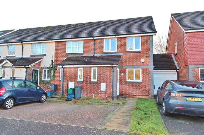 3 Bedroom End Of Terrace House To Rent In Pankhurst Close, Isleworth, TW7
