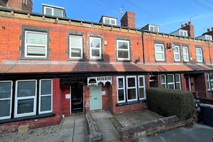 4 Bedroom Terraced House To Rent In Roman Place, Roundhay, Leeds, LS8
