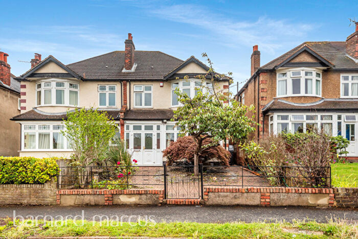 4 Bedroom House To Rent In Kendall Avenue South, South Croydon, CR2
