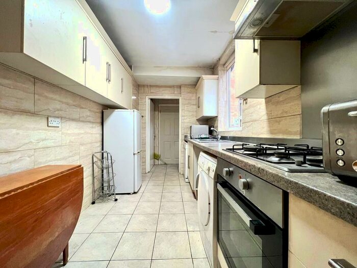 3 Bedroom Terraced House To Rent In Browning Street, Off Narborough Road, Leicester, LE3