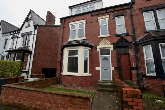 4 Bedroom Semi-Detached House To Rent In Roundhay Mount, Leeds, West Yorkshire, LS8