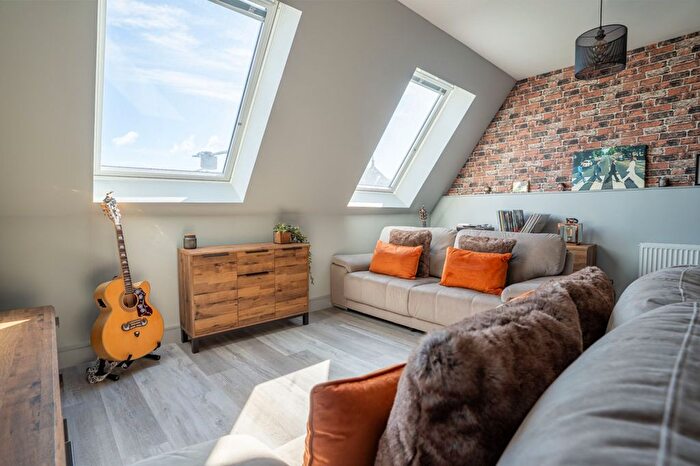 2 Bedroom Flat For Sale In Winterthur Lane, Dunfermline, KY12