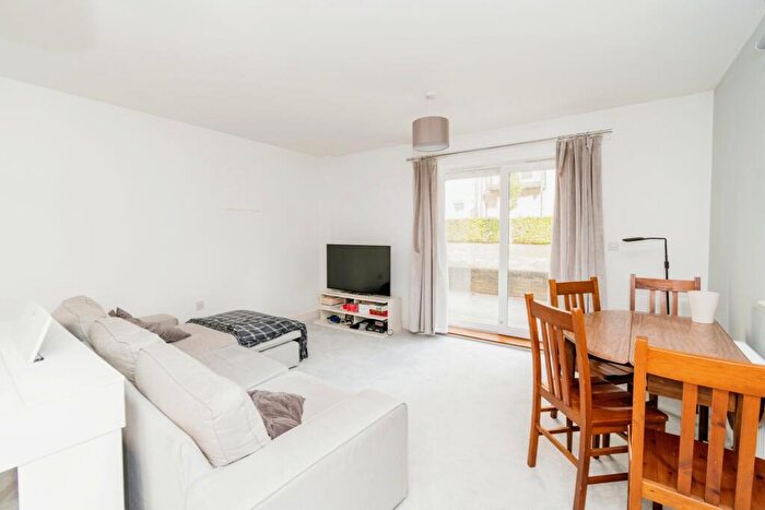 1 Bedroom Flat For Sale In Hut Farm Place, Chandler's Ford, Eastleigh, Hampshire, SO53