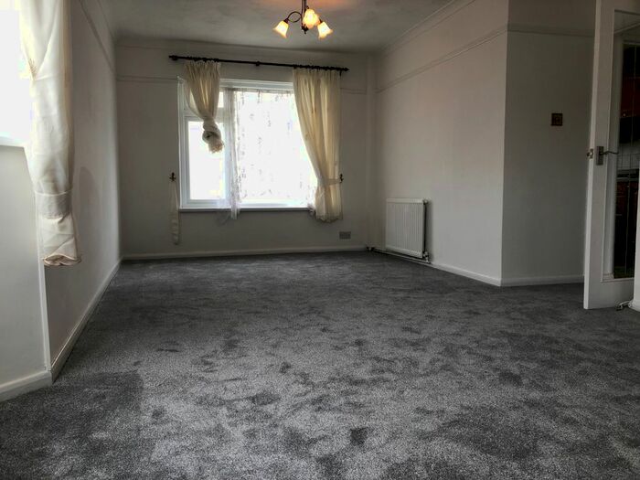 2 Bedroom Property To Rent In Peacock Avenue, Torpoint, PL11