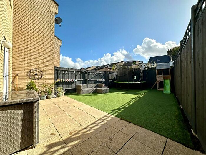 3 Bedroom End Of Terrace House For Sale In Castle Street, Swanscombe, Kent, DA10
