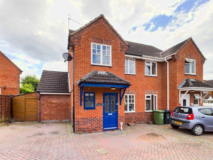 3 Bedroom Semi-Detached House For Sale In Mandalay Drive, Brockhill Village, Norton, Worcester, WR5