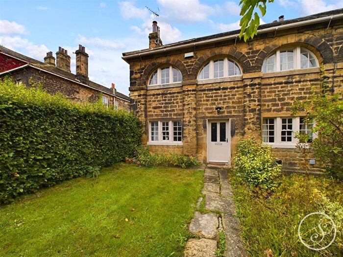 1 Bedroom End Of Terrace House To Rent In The Avenue, Harewood, Leeds, LS17