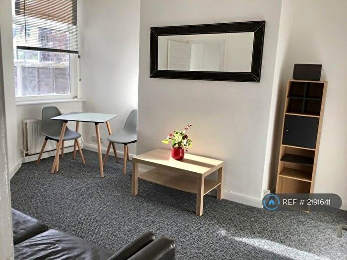 4 Bedroom Terraced House To Rent In Fairbourne Road, Manchester, M19