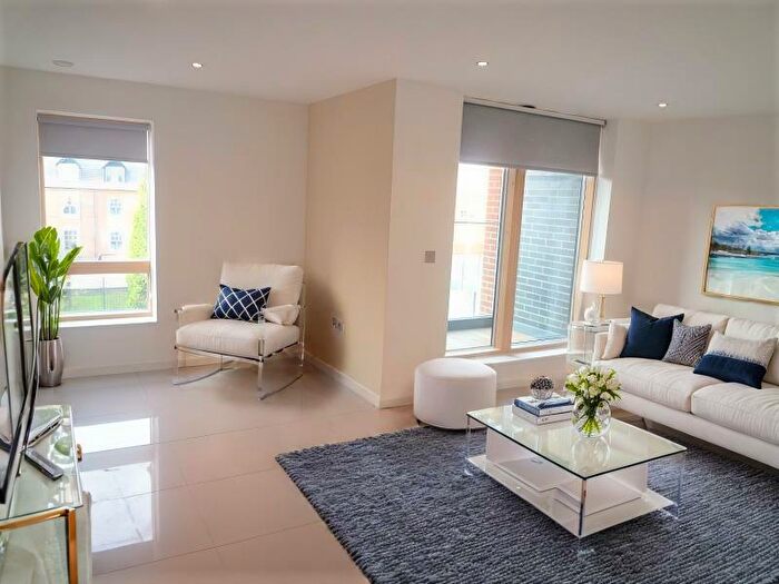 1 Bedroom Apartment To Rent In Apt . :: Ice Plant, M4